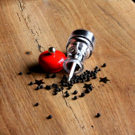 SMALL RED SPICE MILL